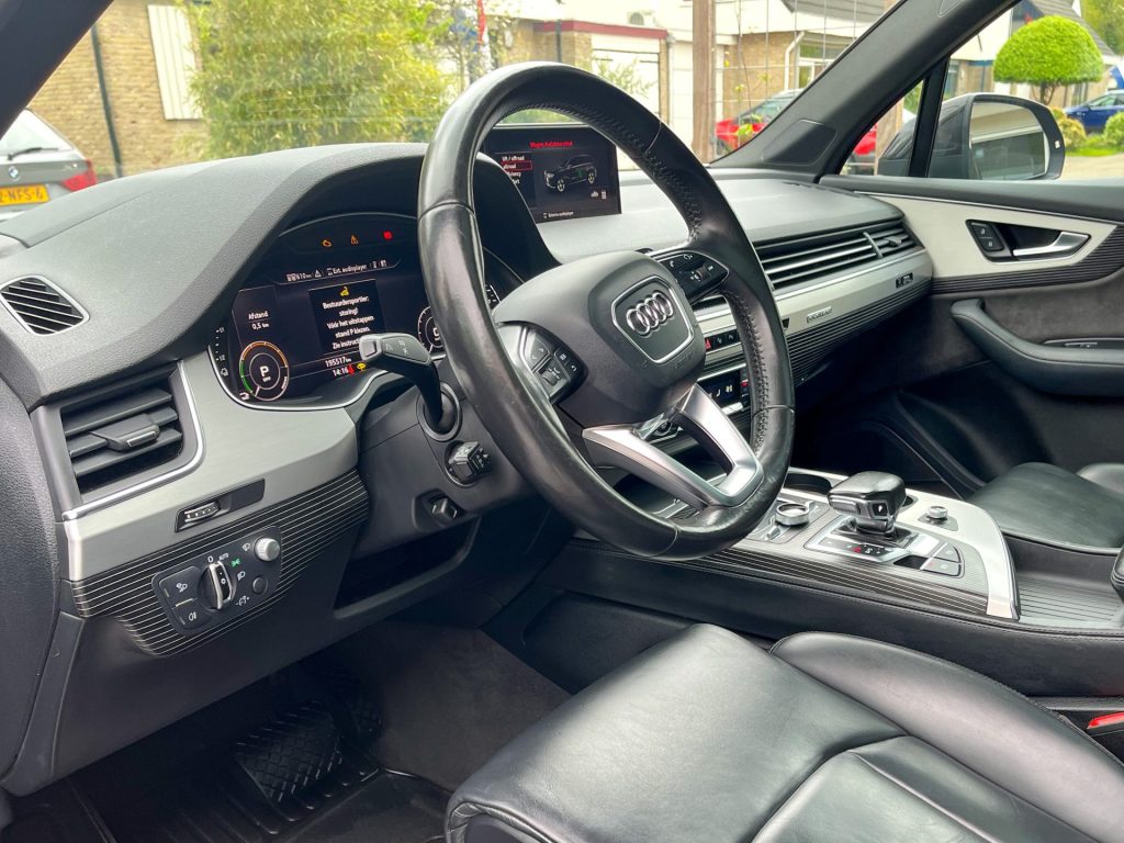 Audi Q7 e-tron